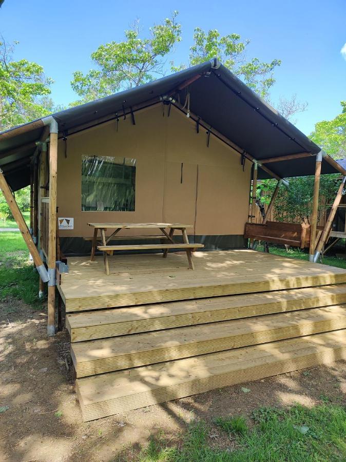 Camping Le Mouliat Hotell Moncrabeau Eksteriør bilde