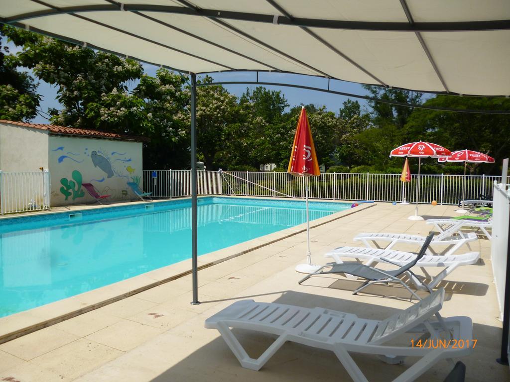 Camping Le Mouliat Hotell Moncrabeau Eksteriør bilde