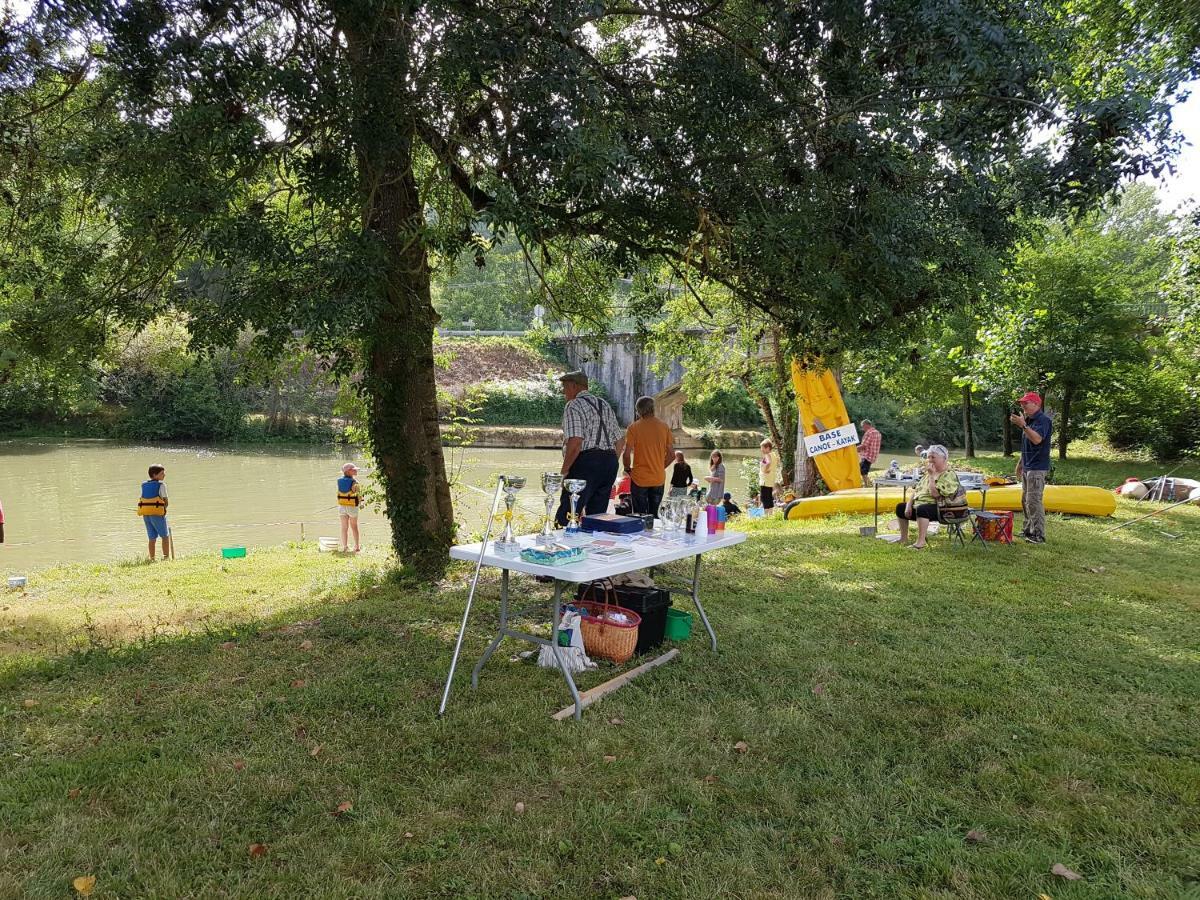 Camping Le Mouliat Hotell Moncrabeau Eksteriør bilde